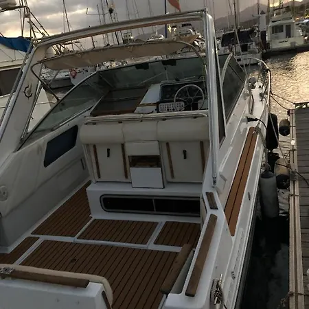 Barco Tuareg Hotel en barco *