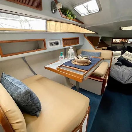 Barco Tuareg Botel Puerto Calero