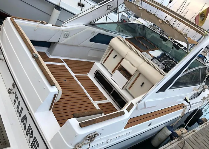 Barco Tuareg 船上ホテル プエルト・カレロ